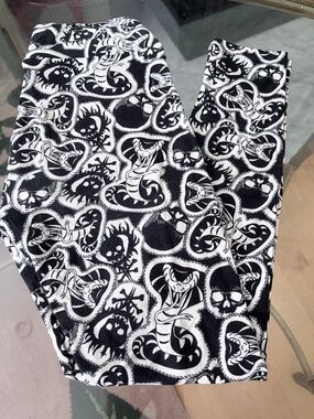 Black & White Snake and Skull Print Leggings